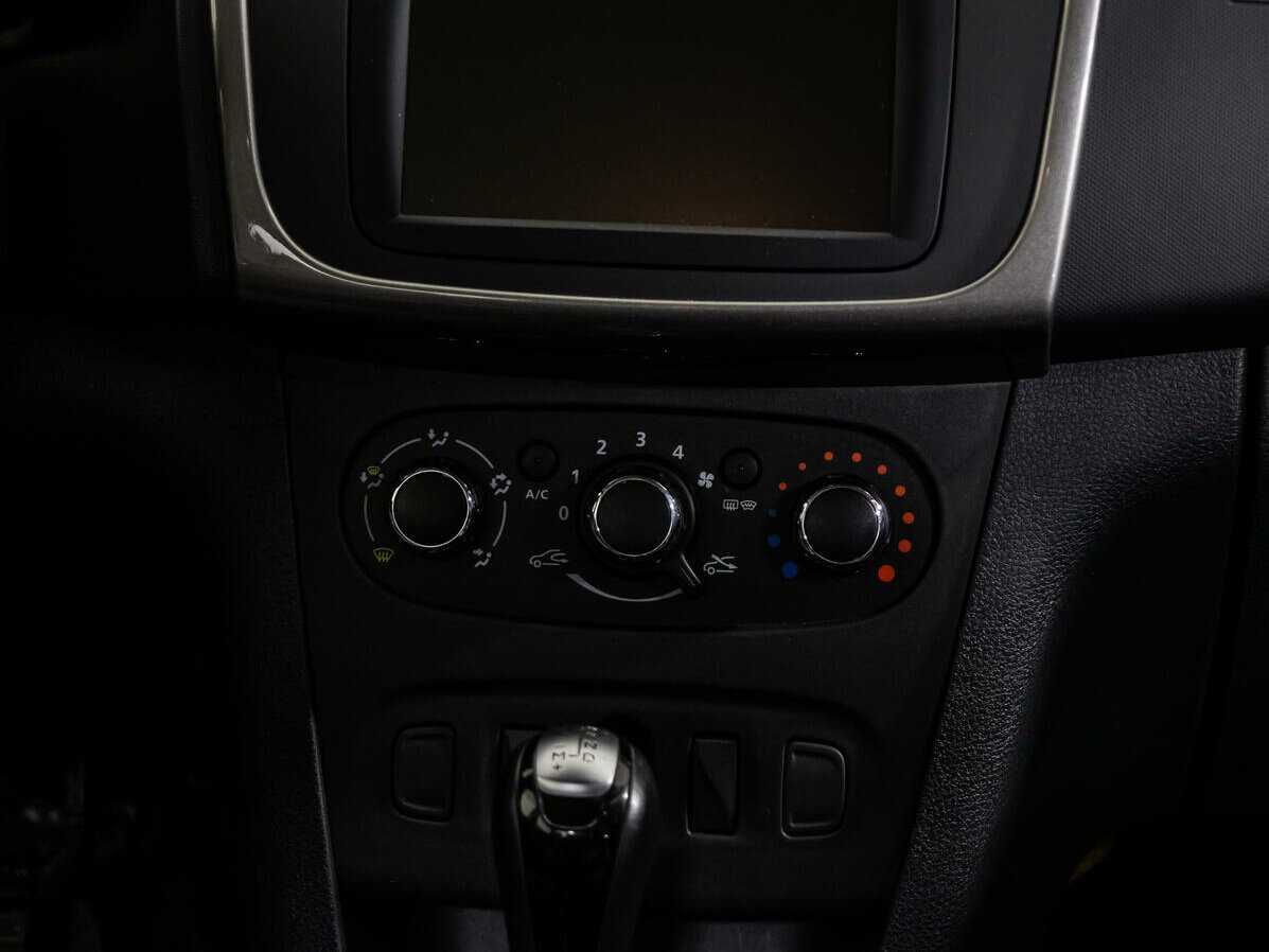 Renault Logan, 2019 Фото №12