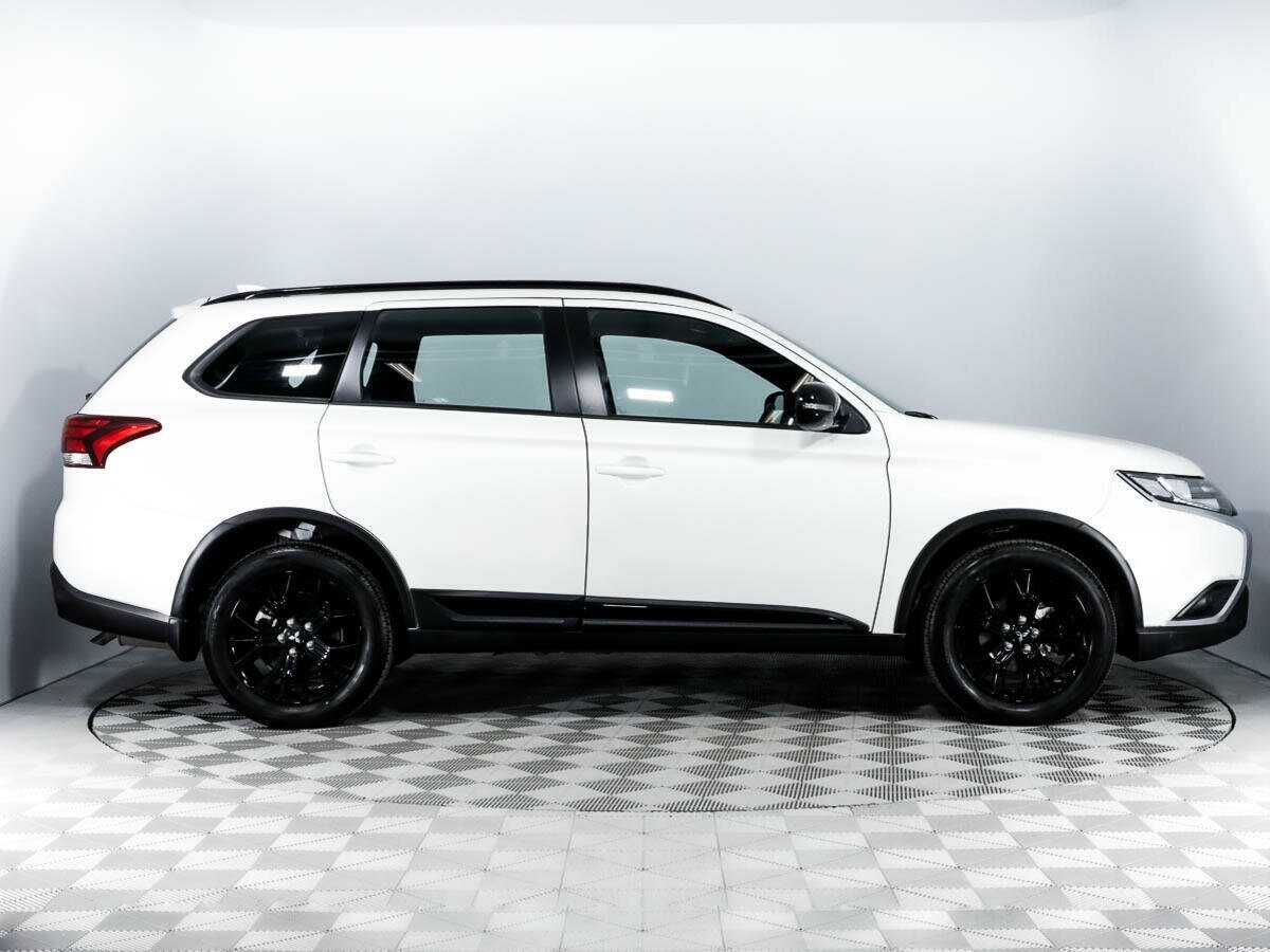 Mitsubishi Outlander, 2021 - 12 410 км. | Фото №4