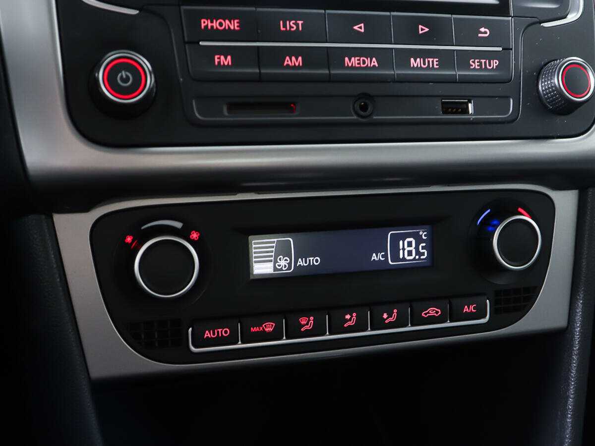 Volkswagen Polo, 2016 Фото №16