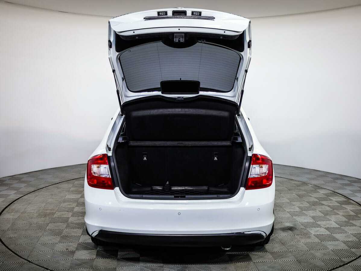 Skoda Rapid, 2017 Фото №17