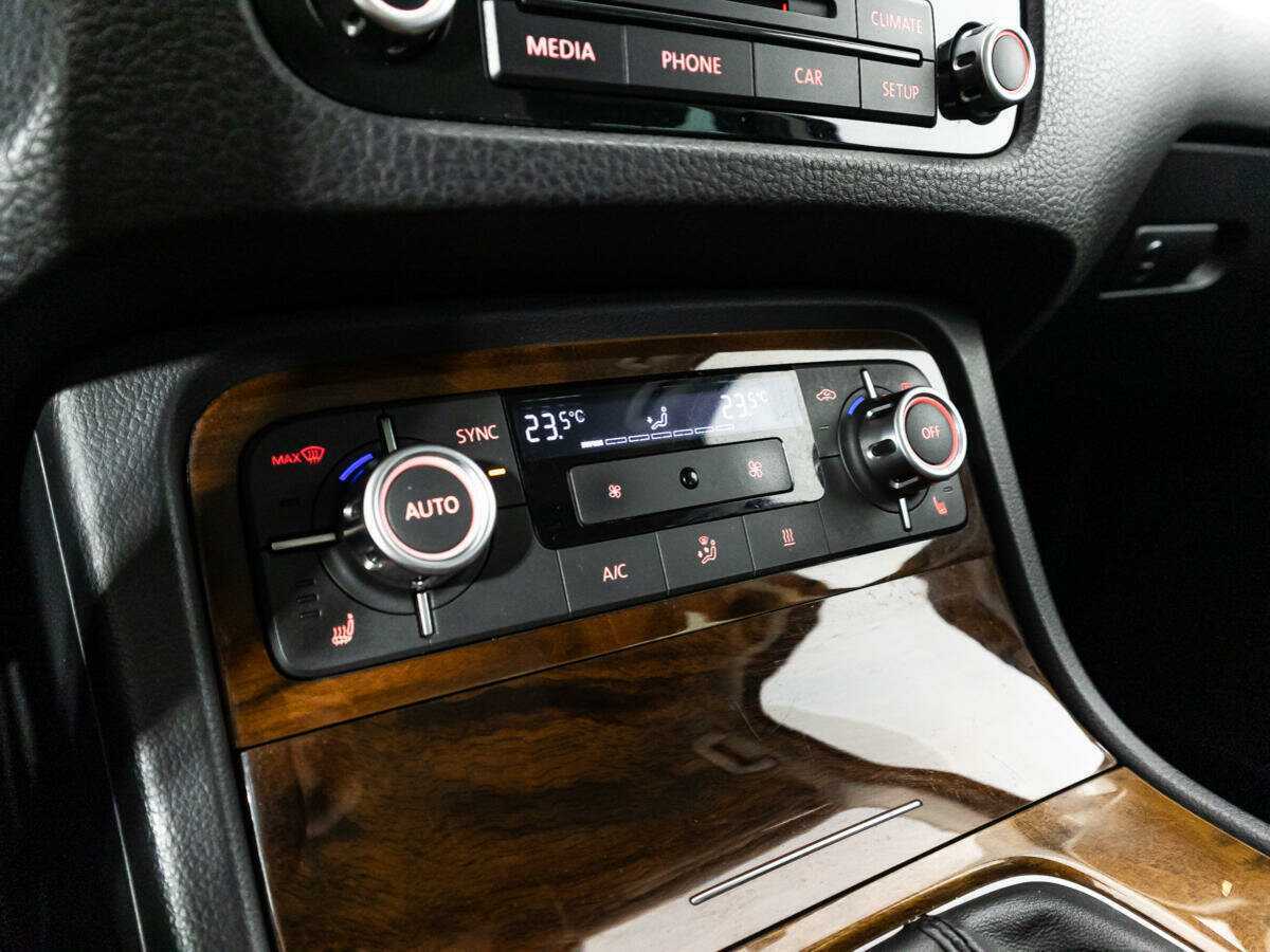 Volkswagen Touareg, 2013 Фото №19