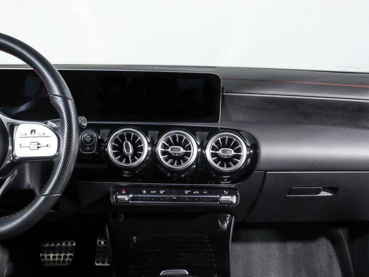 Mercedes-Benz CLA 200, 2019 Фото №13