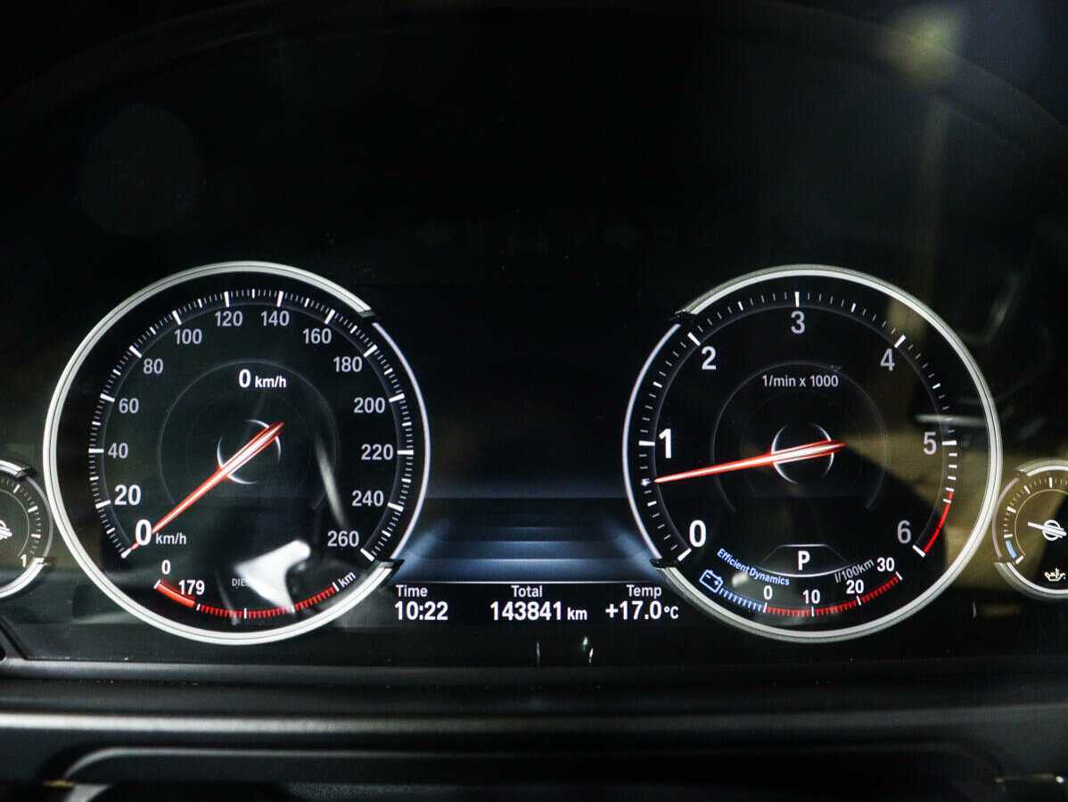 BMW 5 серии 530d xDrive, 2016 Фото №11