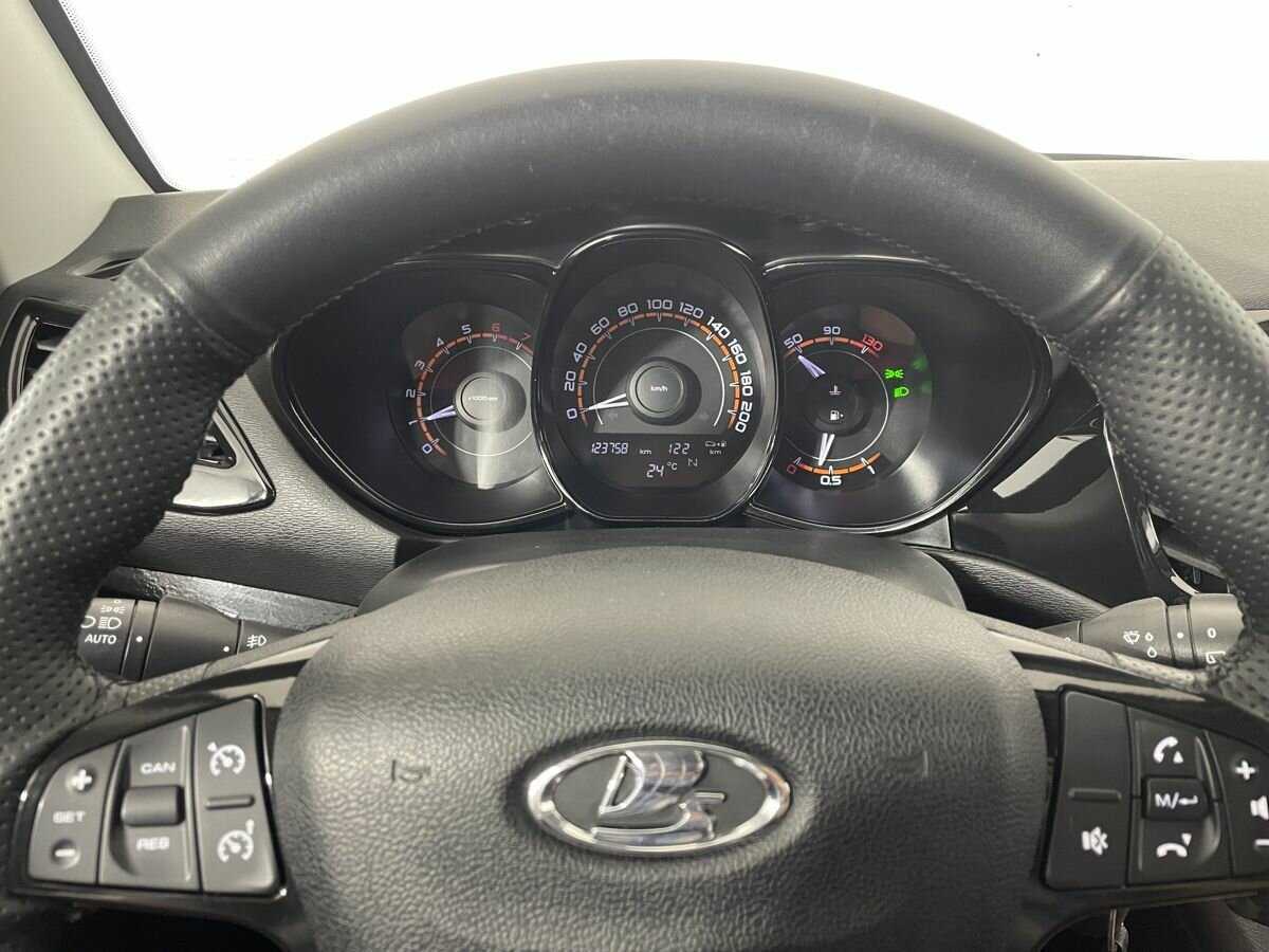 Lada (ВАЗ) Vesta SW, 2018 Фото №11