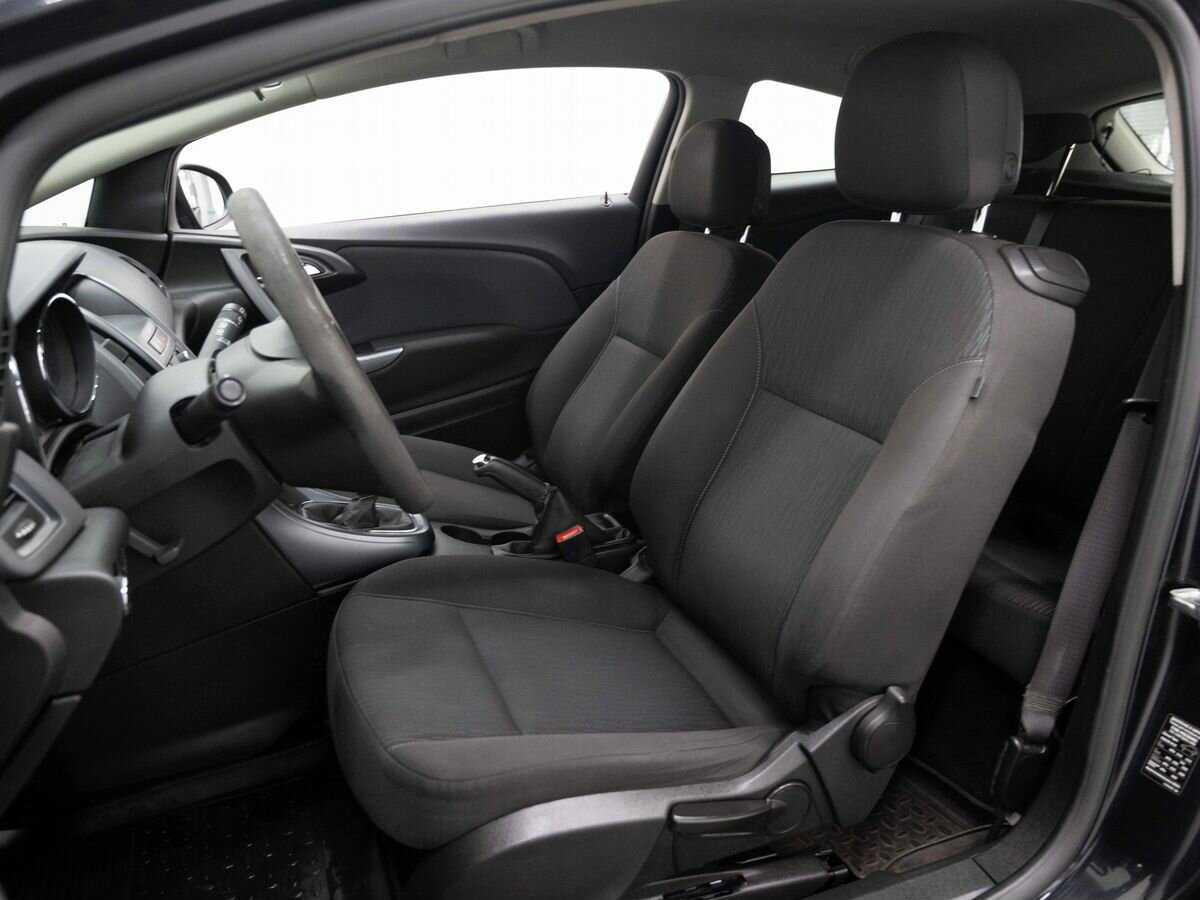 Opel Astra GTC, 2013 Фото №9