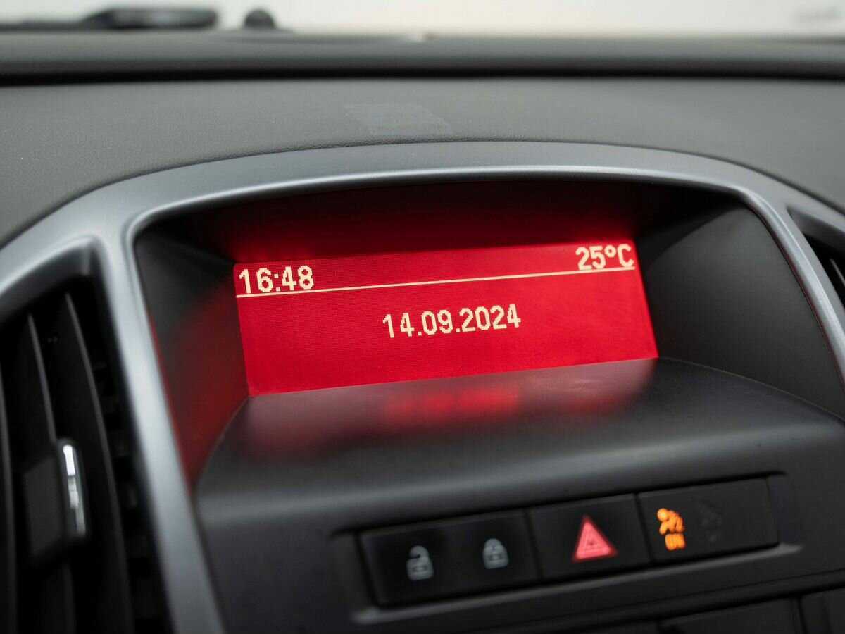 Opel Astra GTC, 2013 Фото №16