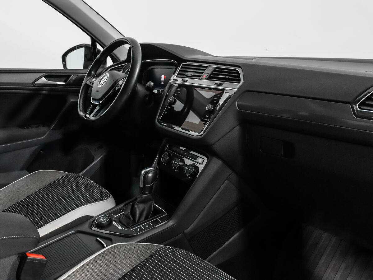 Volkswagen Tiguan, 2019 Фото №13