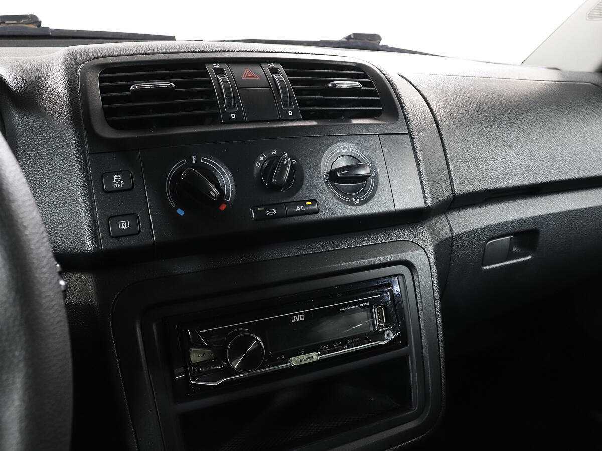 Skoda Fabia, 2012 Фото №16