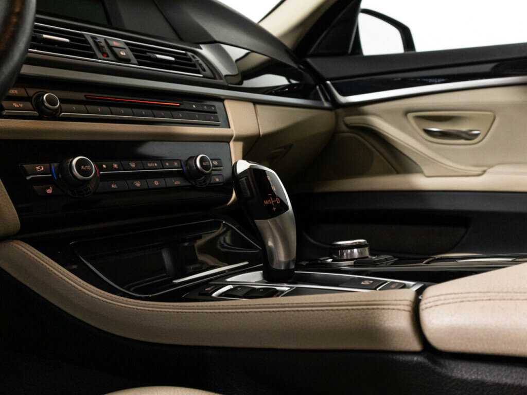 BMW 5 серии 528i, 2012 Фото №17