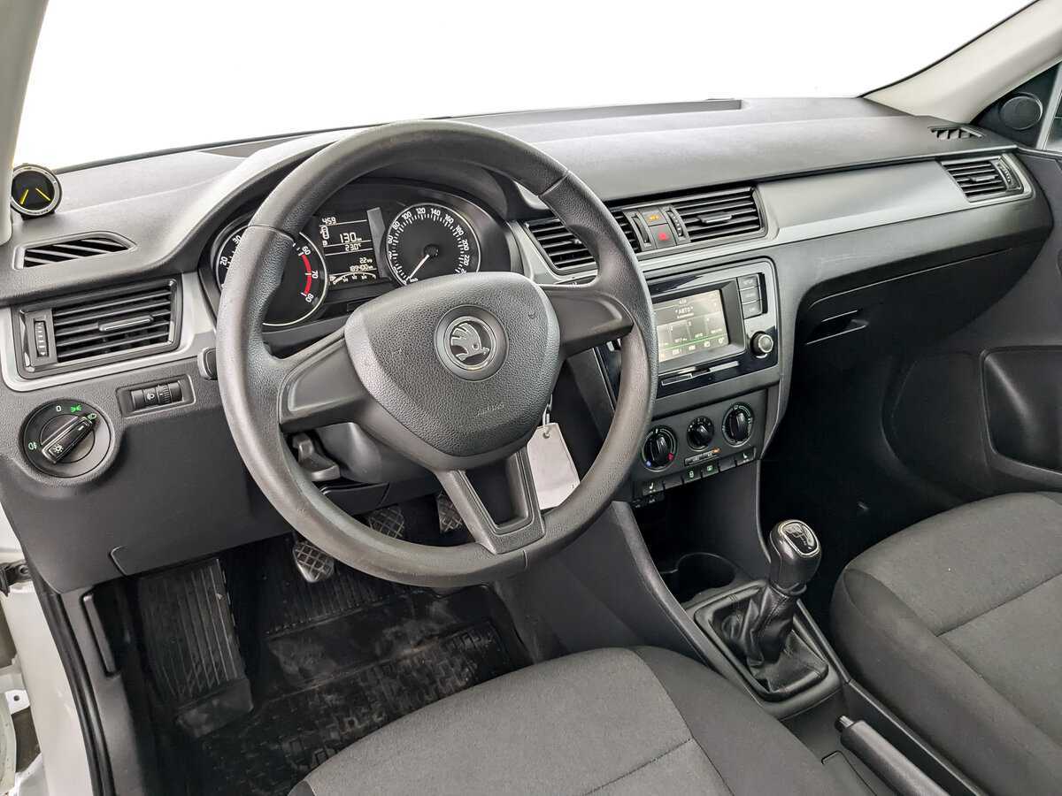 Skoda Rapid, 2017 Фото №16