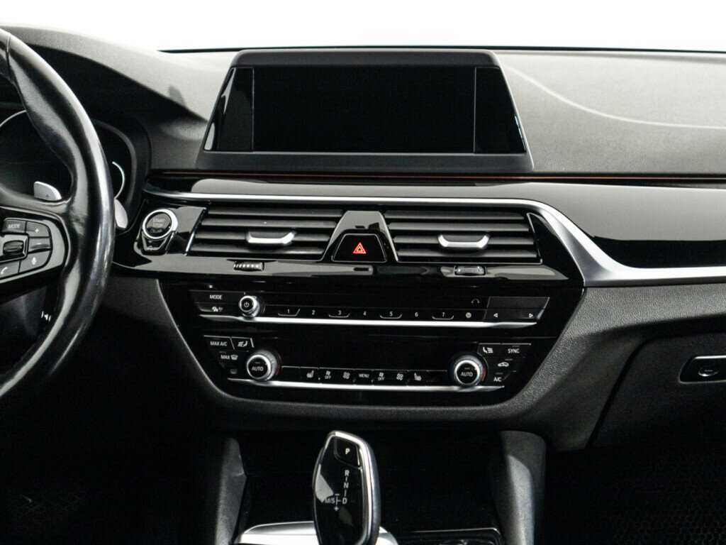 BMW 5 серии 520d, 2019 Фото №14