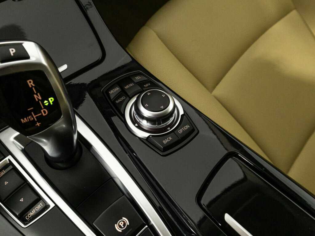 BMW 5 серии 520i, 2014 Фото №19