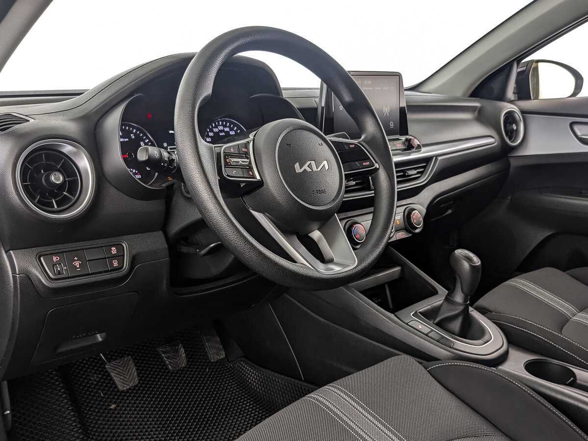 Kia Cerato, 2022 Фото №15