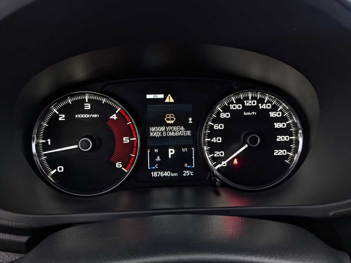 Mitsubishi Pajero Sport, 2017 Фото №14