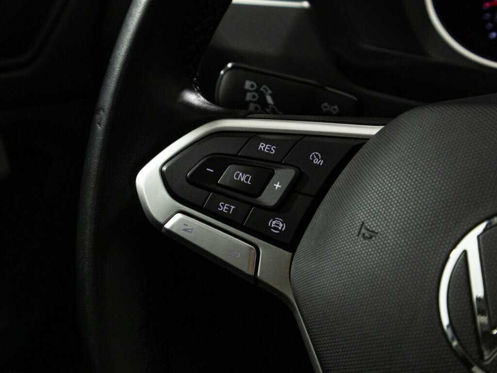 Volkswagen Tiguan, 2020 Фото №15