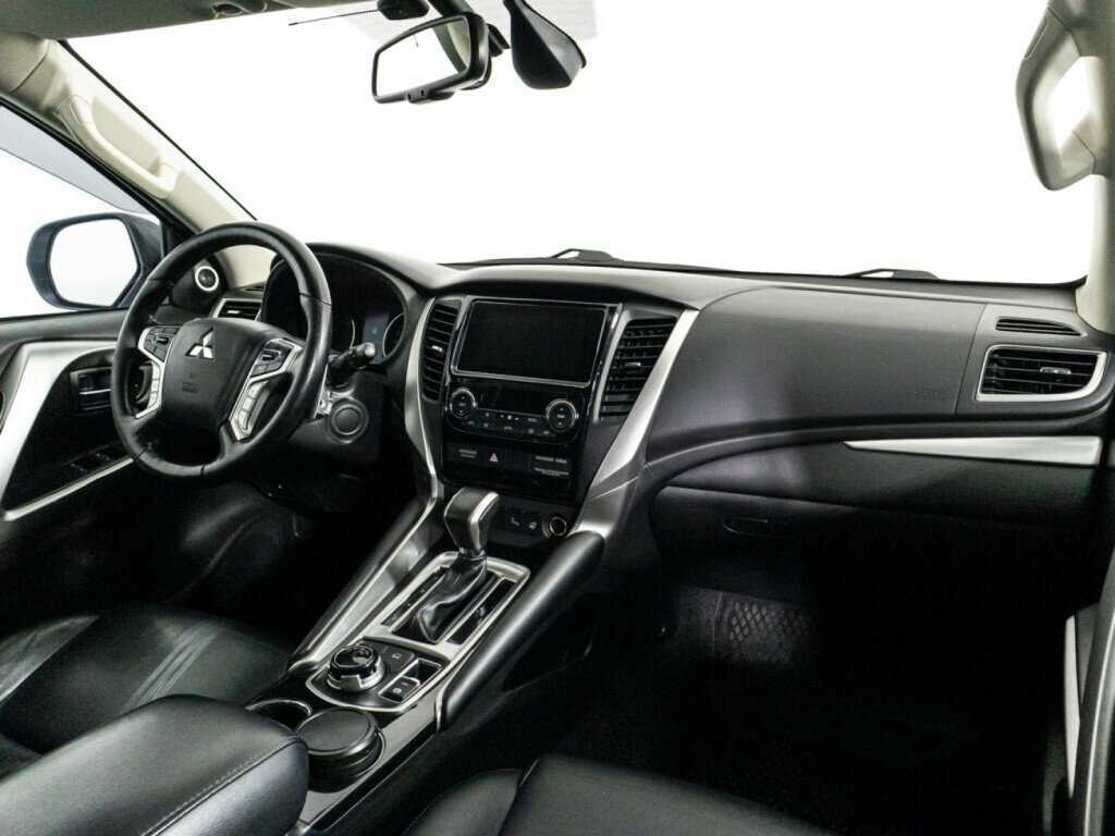 Mitsubishi Pajero Sport, 2018 Фото №9