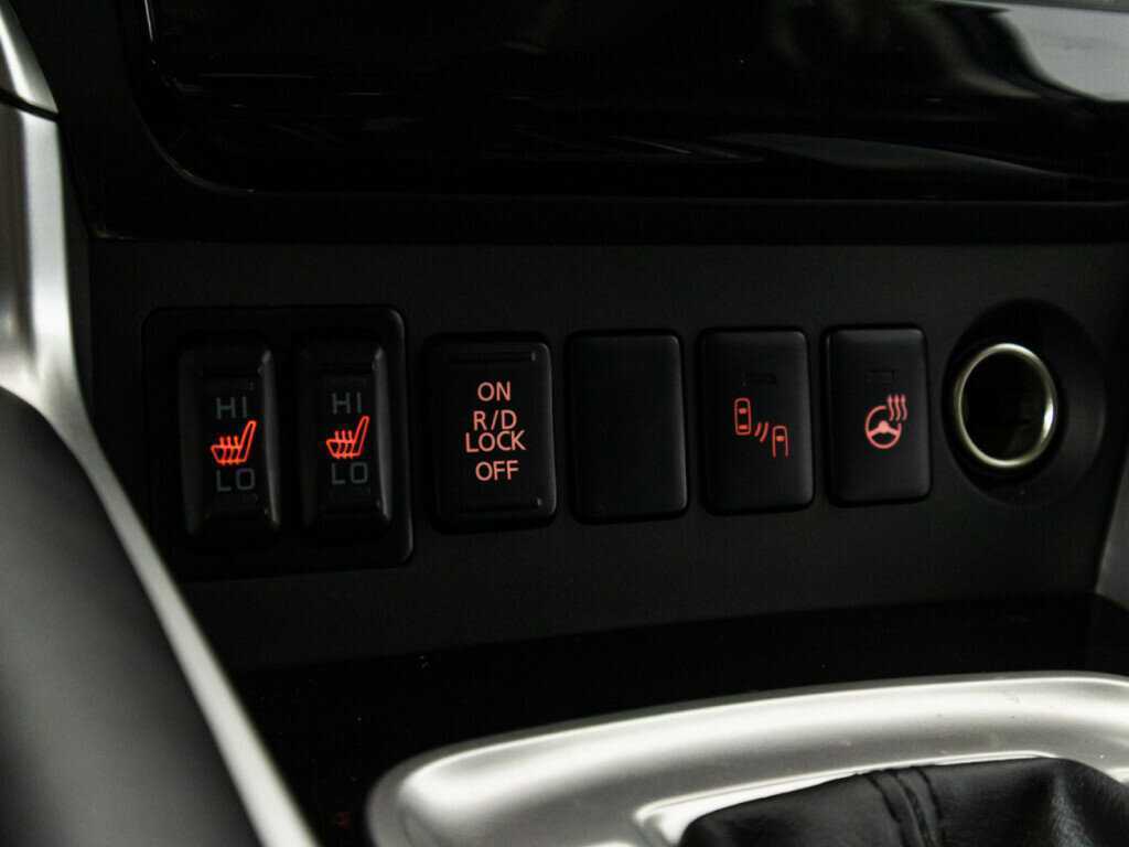 Mitsubishi Pajero Sport, 2018 Фото №19