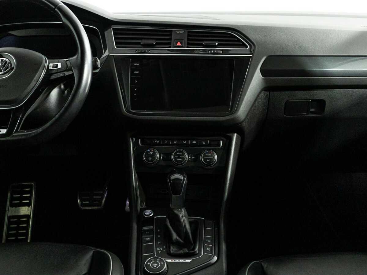 Volkswagen Tiguan, 2018 Фото №14