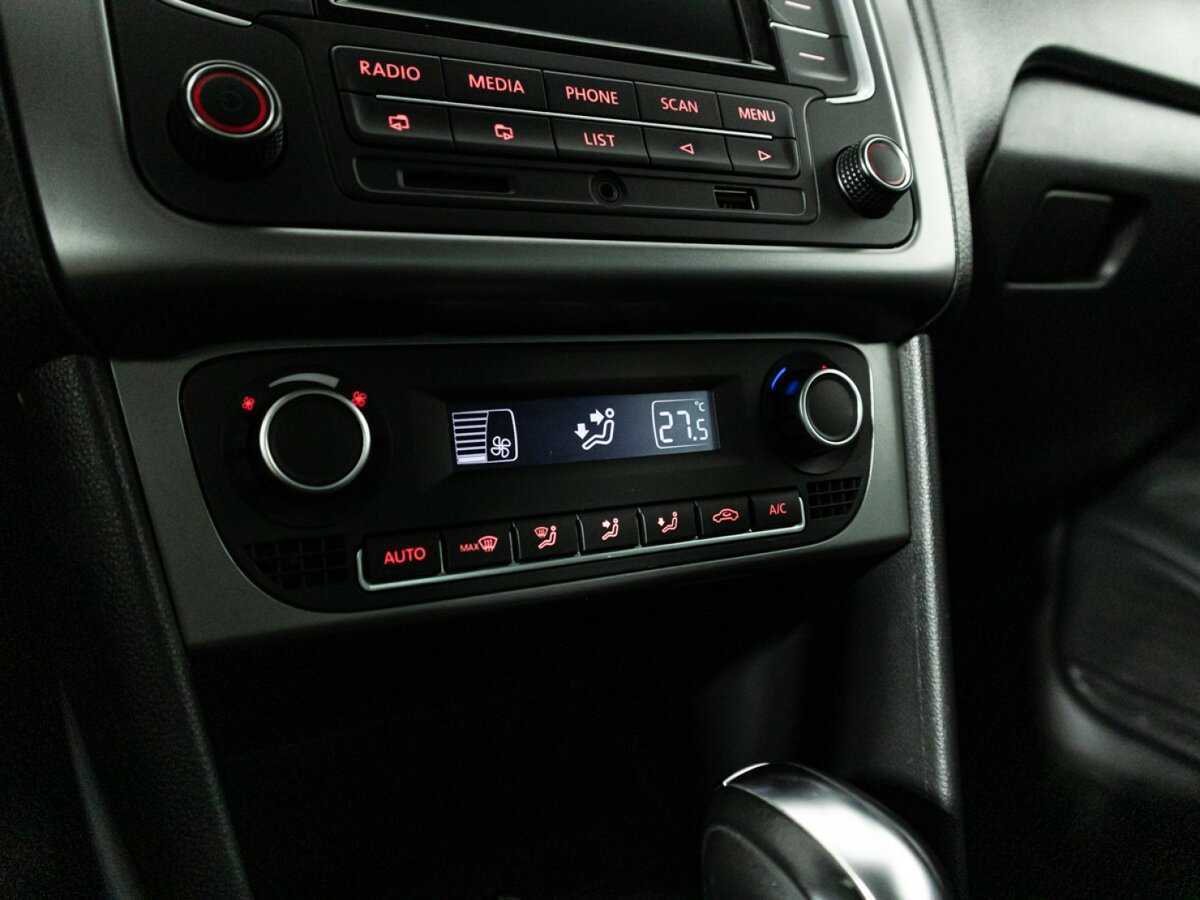 Volkswagen Polo, 2015 Фото №13