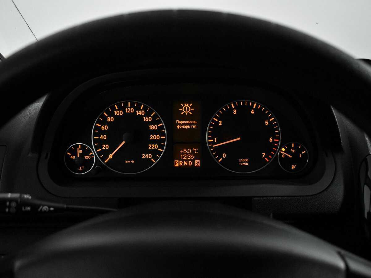 Mercedes-Benz A-Класс 180, 2012 Фото №17