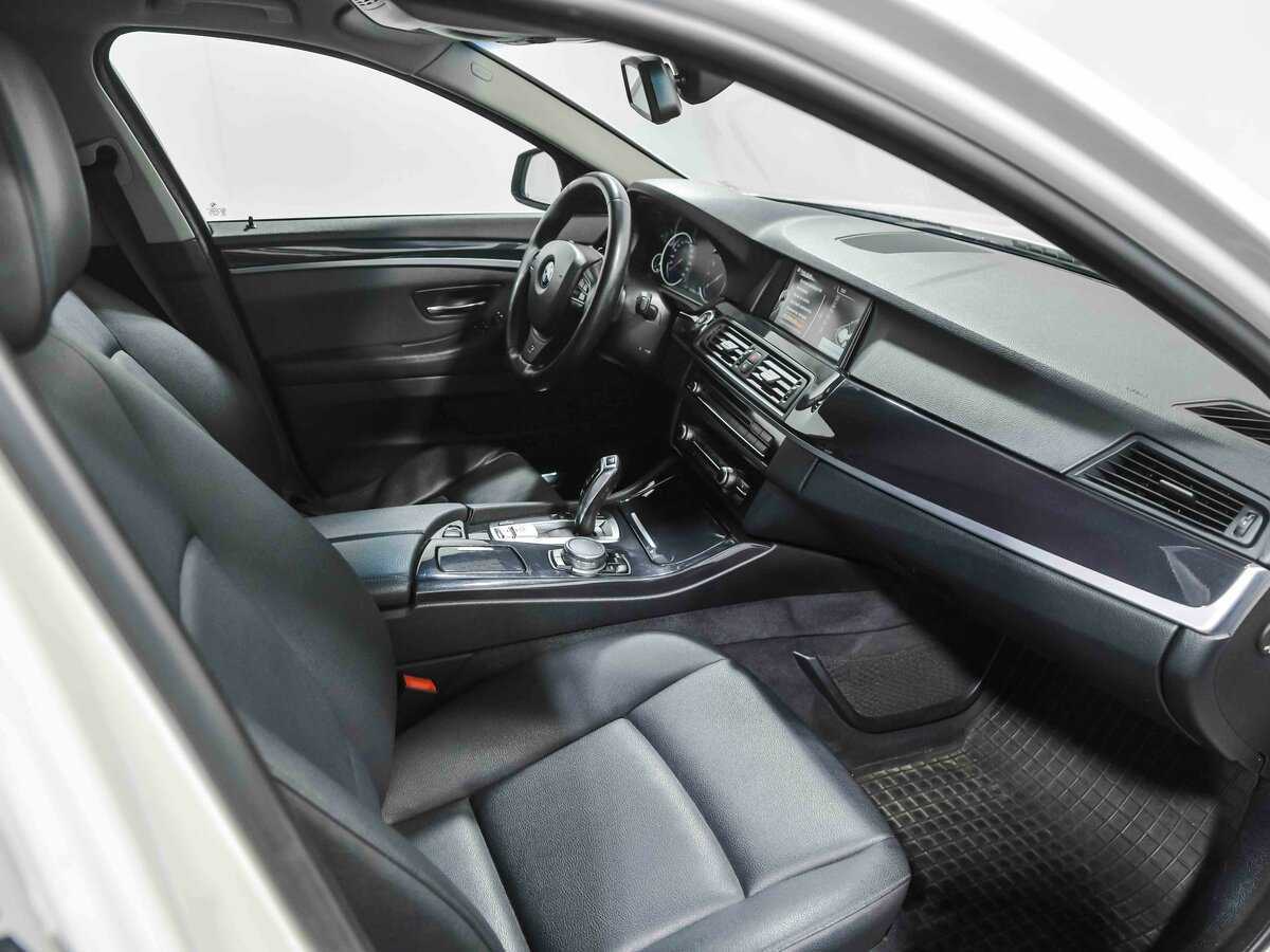 BMW 5 серии 520i, 2013 Фото №16