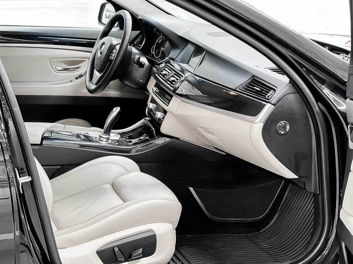BMW 5 серии 520i, 2015 Фото №11