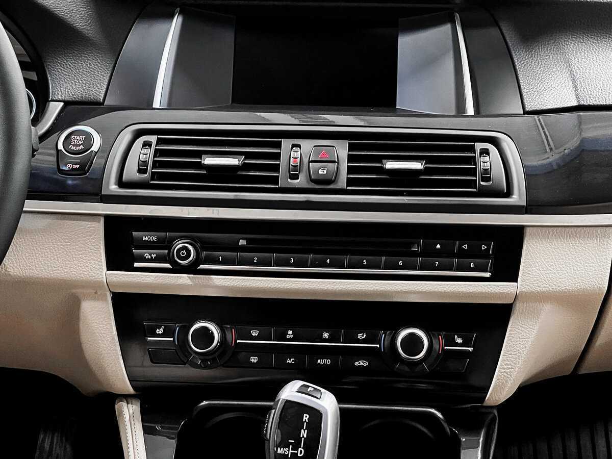 BMW 5 серии 520i, 2015 Фото №15