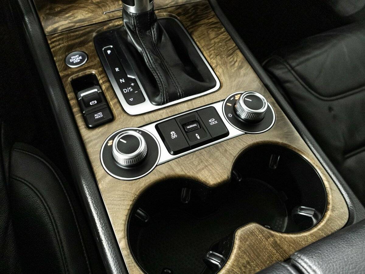 Volkswagen Touareg, 2015 Фото №21