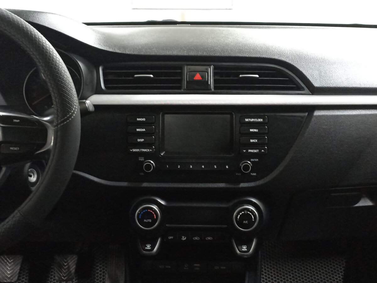 Kia Rio, 2018 Фото №15