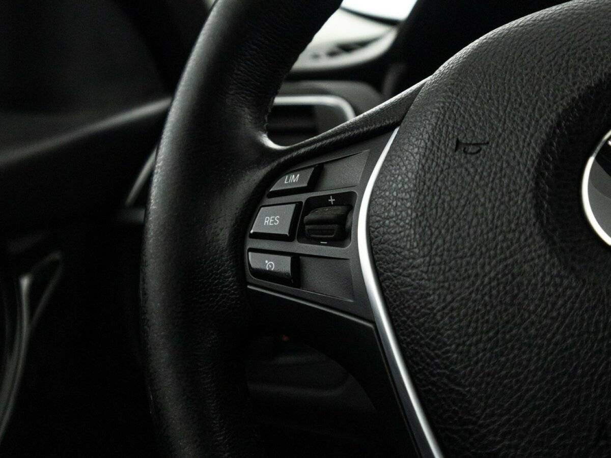 BMW 3 серии 318i, 2018 Фото №20