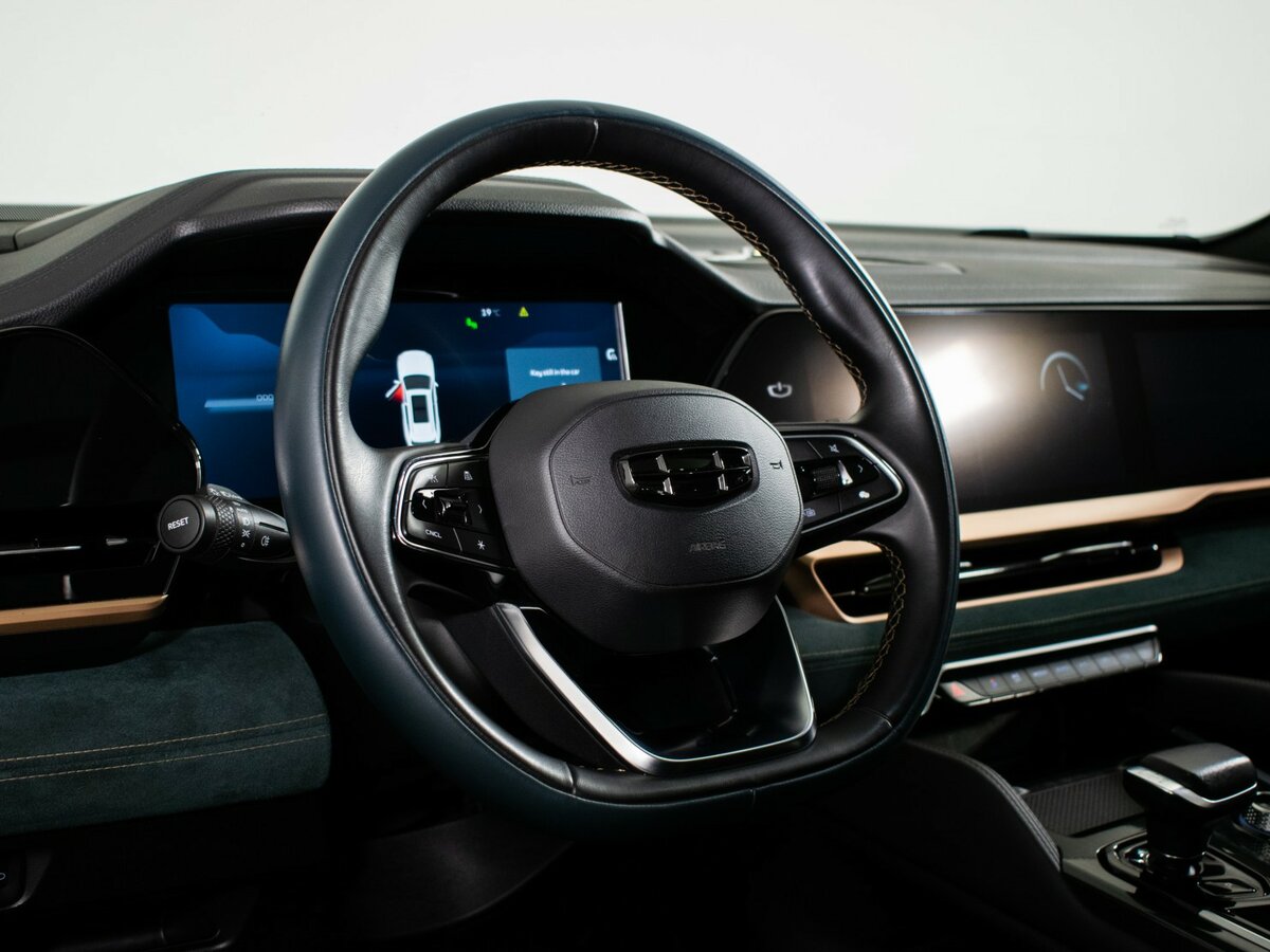 Geely Monjaro I, 2022 Фото №10