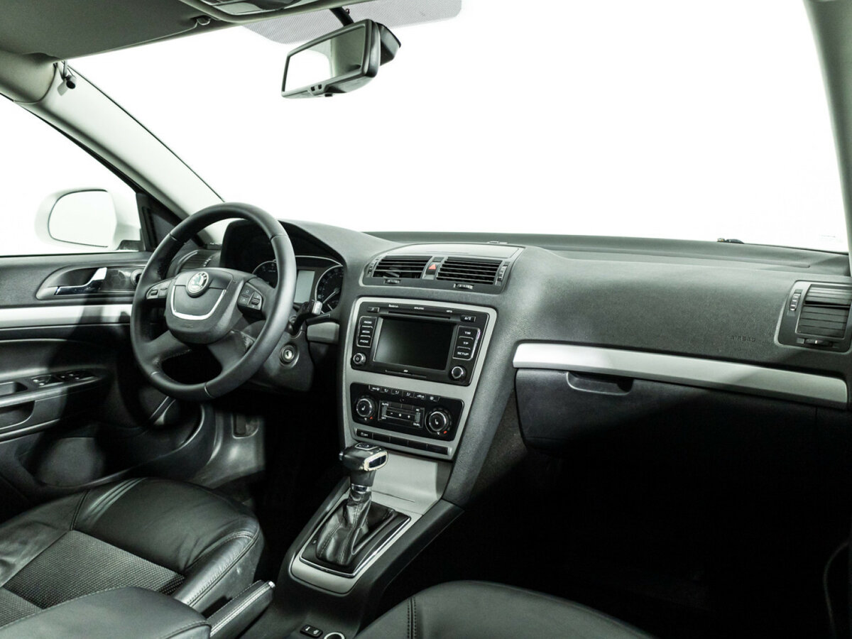 Skoda Octavia II (A5) Рестайлинг, 2012 Фото №9