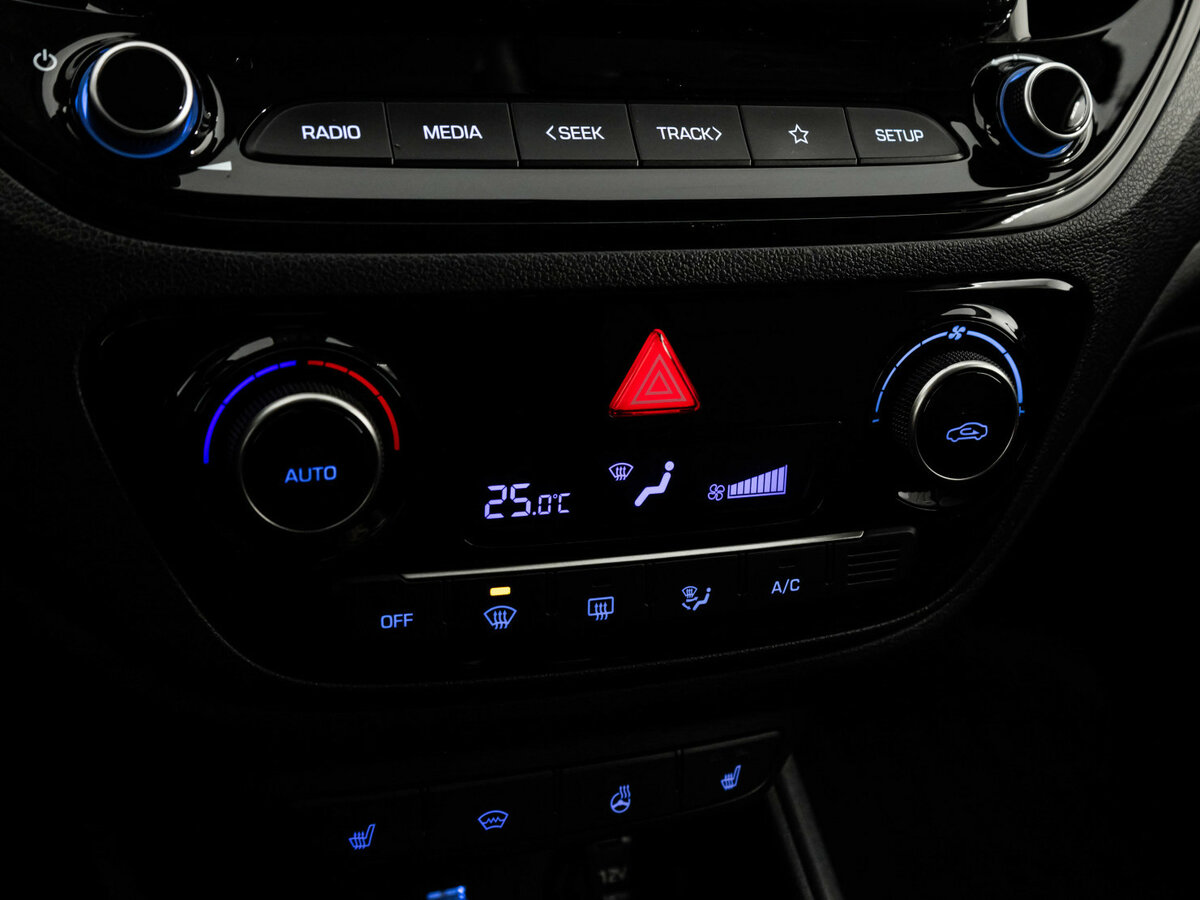 Hyundai Solaris II Рестайлинг, 2020 Фото №13