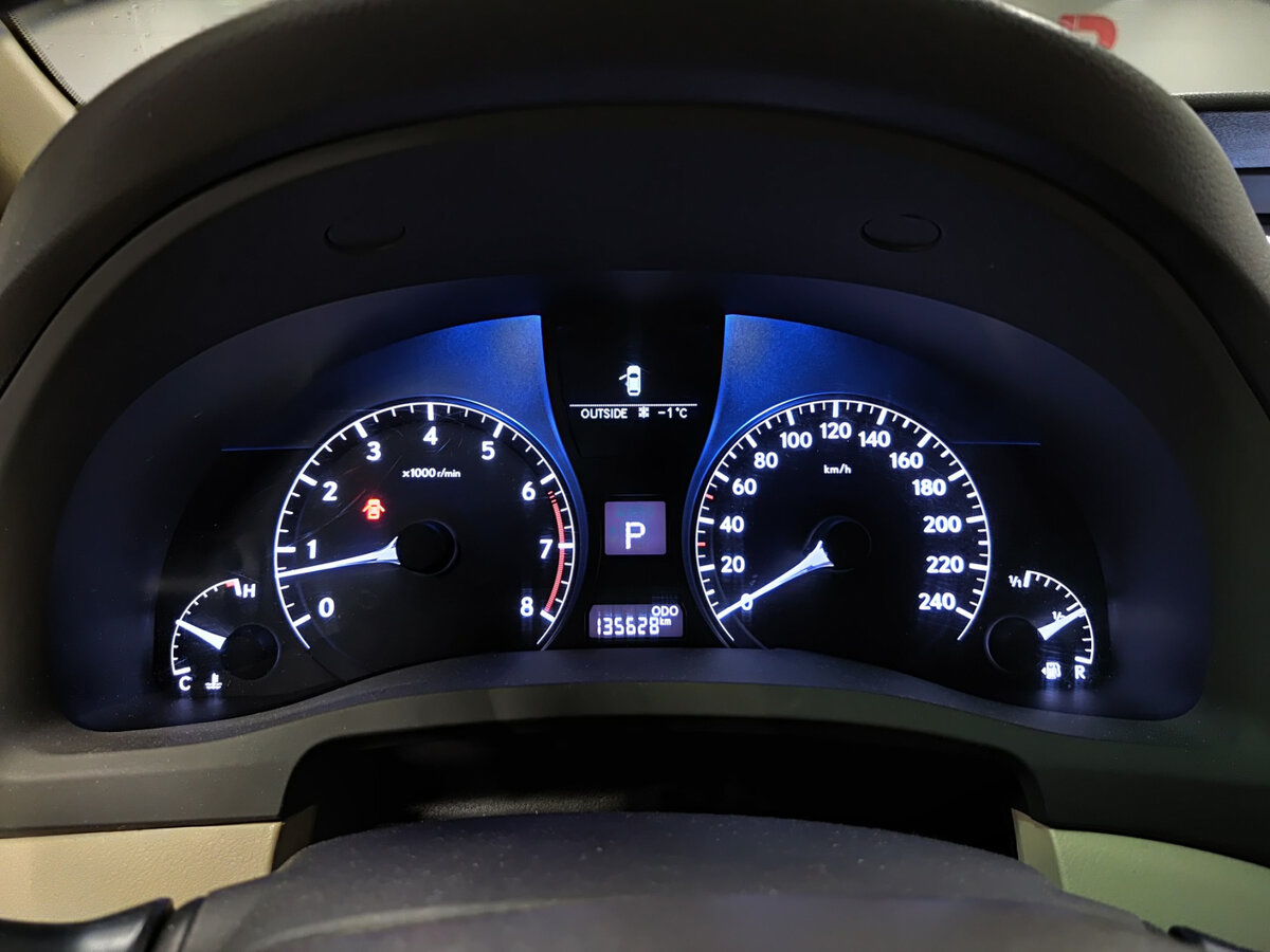 Lexus RX 270 III Рестайлинг, 2013 Фото №13